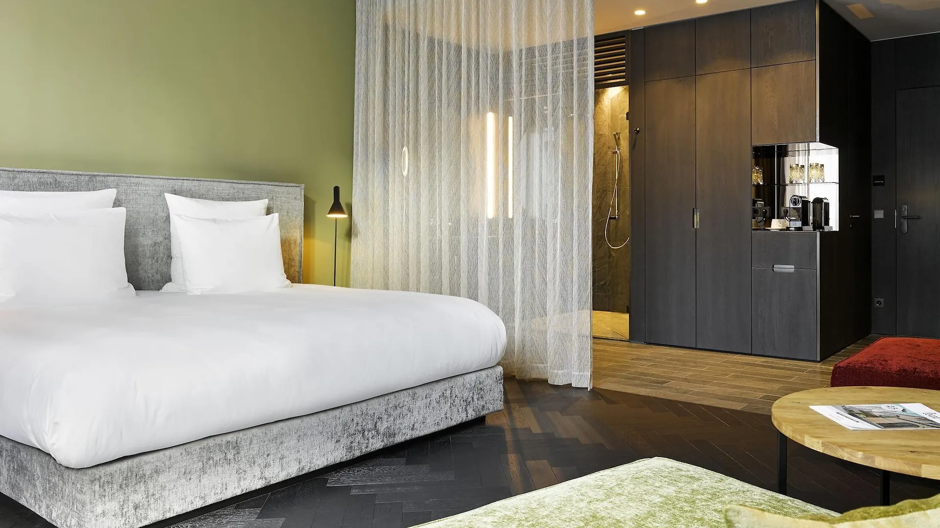 East Hotel Hamburg 4*,